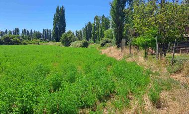 🏡 ¡OPORTUNIDAD! Hermosa Parcela de 7.400 m² con Casa y Derechos de Agua