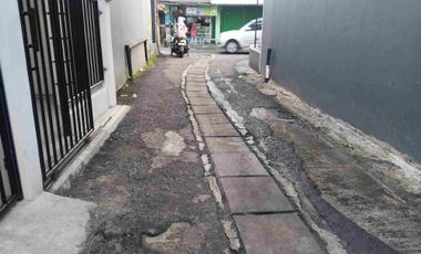 Dijual rumah baru 390 juta nego dekat/hanya 10 meter jarak ke jalan angkot
