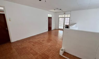 Rumah Luas Siap Huni di Cipete. Dekat Stasiun MRT.