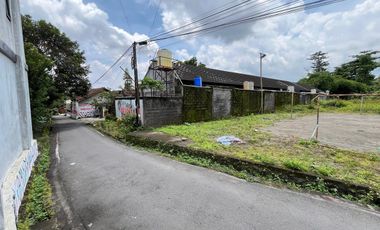 Dekat Pasar Kolombo Dijual Rumah Jogja di Jl. Damai