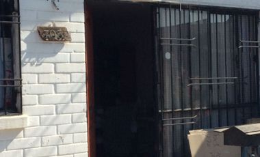 CASA EN PARADERO 7 A CUADRAS DE PAJARITOS Y METRO LAS PARCELAS