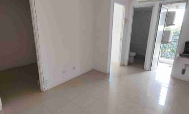 Sewa 2BR kosongan apartemen Bassura City tower Dahlia lantai rendah tahunan