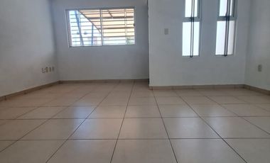 Casa en renta en Campo Bello a 7 minutos de Altozano en Moerelia, Michoacán, México.