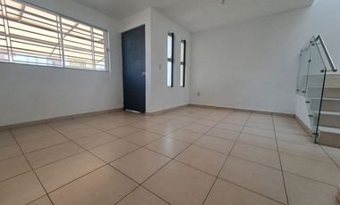 Casa en renta en Campo Bello a 7 minutos de Altozano en Moerelia, Michoacán, México.