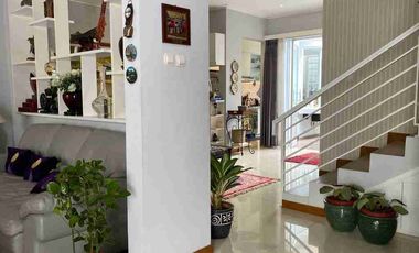 Rumah Mewah Komplek Primadona Di Tanjung sari Asri residence dekat jalan Jakarta Antapani Bandung