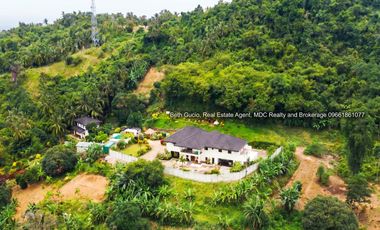 Luxury 15-Bedroom Grand Farmhouse with Swimming Pool — Danao City, Cebu
