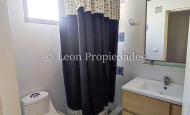 Leon Propiedades vende bonita casa en condominio, sector Miraflores, Curacaví.