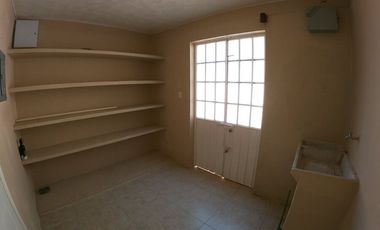 EN RENTA CASA DE 3 RECAMARAS SIN MUEBLES EN SAN JOAQUIN