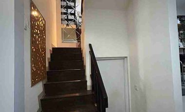 Jual Rumah Semi Furnish Siap Huni Lokasi Puri Jakarta Barat Nego