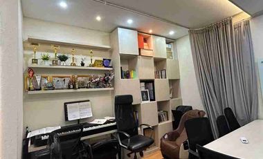 Jual Rumah Semi Furnish Siap Huni Lokasi Puri Jakarta Barat Nego