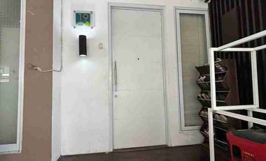 Jual Rumah Semi Furnish Siap Huni Lokasi Puri Jakarta Barat Nego