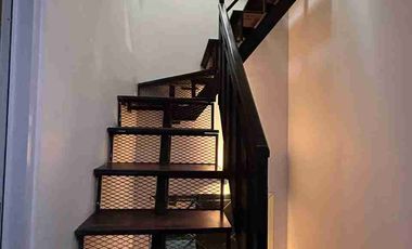 Jual Rumah Semi Furnish Siap Huni Lokasi Puri Jakarta Barat Nego