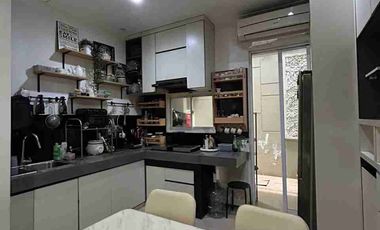 Jual Rumah Semi Furnish Siap Huni Lokasi Puri Jakarta Barat Nego