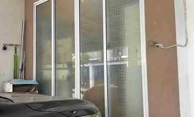 Jual Rumah Semi Furnish Siap Huni Lokasi Puri Jakarta Barat Nego