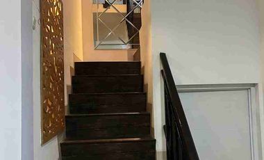 Jual Rumah Semi Furnish Siap Huni Lokasi Puri Jakarta Barat Nego
