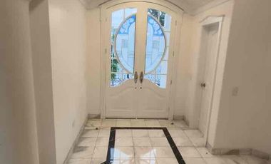 alquilo casa con piscina