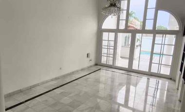 alquilo casa con piscina