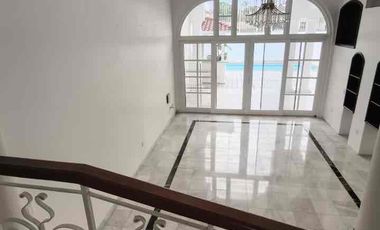 alquilo casa con piscina