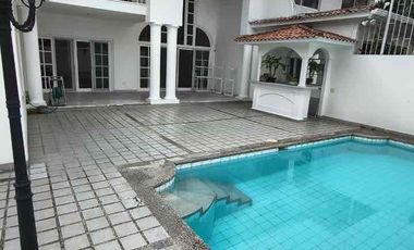 alquilo casa con piscina