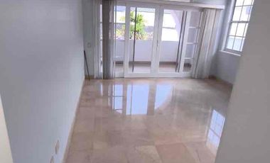 alquilo casa con piscina