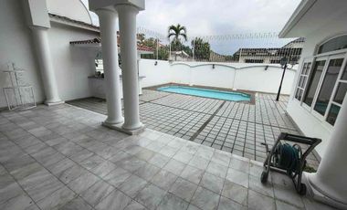 alquilo casa con piscina