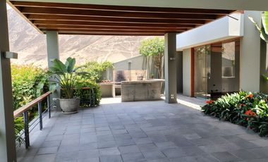 VENDO CASA URB. CASUARINAS CALLE CENTINELAS