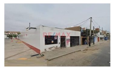 Alquilo Terreno Con Construcción Ubicado En Esquina Av Salvador Lara Y Túpac Amaru En Urb. Huerta Grande 200 M2 Zona Altamente Comercial - S/6,500