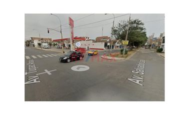 Alquilo Terreno Con Construcción Ubicado En Esquina Av Salvador Lara Y Túpac Amaru En Urb. Huerta Grande 200 M2 Zona Altamente Comercial - S/6,500