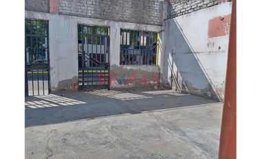 Alquilo Terreno Con Construcción Ubicado En Esquina Av Salvador Lara Y Túpac Amaru En Urb. Huerta Grande 200 M2 Zona Altamente Comercial - S/6,500