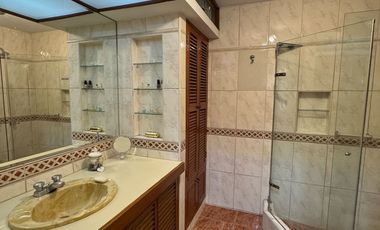 Departamento de 184 m² en El Primer Piso con Jardín y Terraza en Valle Hermoso, Santiago de Surco
