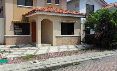 Casa Serena 4Dorm + Jacuzzi en Ciudad Celeste, Samborondón