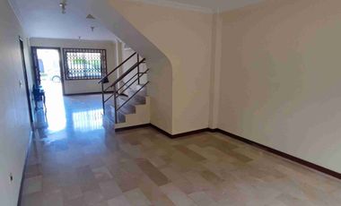 Casa Serena 4Dorm + Jacuzzi en Ciudad Celeste, Samborondón