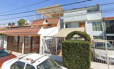 CASA EN RETORNO BOSQUES DE PIÑONES, BOSQUES DEL VALLE, COACALCO DE BERRIOZABAL. EDO. MEX. ¡NO SE ACEPTAN CREDITOS!