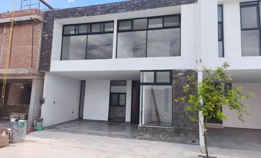 VENTA DE CASA AL NORTE CERRADA FORTEZZA NUEVA