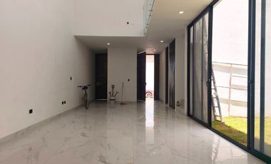 VENTA DE CASA AL NORTE CERRADA FORTEZZA NUEVA