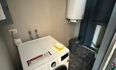 🚩  Rento departamento  AMUEBLADO en la torre Lumier en piso 32 ,León  Gto.

Renta 💲$45,000 c/mtto

Sala
Comedor
2 recamara la principal con  baño completo y vestidor
Terraza
2 cajon de estacionamiento 
🪇
Amenidades:
Recepcion 
Hay gimnasio completo 
Spa con jacuzzis
2 cajones de estacionamiento 
Restaurante 
Rooftop
Alberca

Ubicada   al norte de León Gto,  con ubicación  exclusiva  y vistas panorámicas  de lujo,  cerca  de plaza  mayor y en la zona  dorada  de León Gto