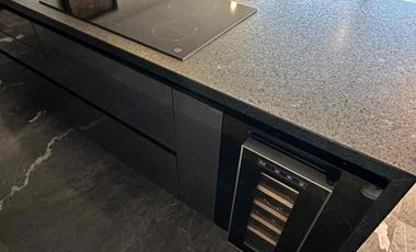 🚩  Rento departamento  AMUEBLADO en la torre Lumier en piso 32 ,León  Gto.

Renta 💲$45,000 c/mtto

Sala
Comedor
2 recamara la principal con  baño completo y vestidor
Terraza
2 cajon de estacionamiento 
🪇
Amenidades:
Recepcion 
Hay gimnasio completo 
Spa con jacuzzis
2 cajones de estacionamiento 
Restaurante 
Rooftop
Alberca

Ubicada   al norte de León Gto,  con ubicación  exclusiva  y vistas panorámicas  de lujo,  cerca  de plaza  mayor y en la zona  dorada  de León Gto