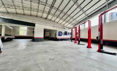 AMPLIA OPORTUNIDAD PARA EMPRESAS DEL SECTOR AUTOMOTRIZ O DE CONSUMO MASIVO EN CUENCA , 4000m2 en Renta
