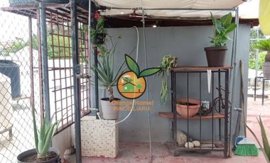 BONITA CASA DUPLEX PLANTA ALTA EXCELENTE UBICACIÓN ZONA VALDEPEÑAS, ZAPOPAN
