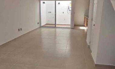 🚩Rento  casa   en frac. Cerrada en calle  Avila Camacho, entre   av  Guanajuato e  HIlario  medina   Leon gto.

Renta $ 14,000  con mtto

Nueva la  casa 🚩

Cochera para  1  auto  
Sala 
Comedor 
Cocina integral  
Área   de lavado  
Medio baño 
Plata alta 
2  recamaras  con closet y baño  comoleto con cancel de vidrio  templado 

Cisterna 
Tanque  estacionario 
Tinaco 

Cerca   plaza   obelisco
Conalep