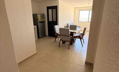 🚩RENTO Departamento   AMUEBLADO en Cluster privado, Veñedos II Carmenere 226, amueblado

Renta  $7800  con mtto 

Sala, cocina y comedor 
2 recamara  con closets 
Área  de lavado 
1 balo completo  con cancel 
Lavadora  y secadora 

Incluye:
- agua (tope $250 x mes)
- ⁠Luz (tope $250 x bimestre)
- ⁠Internet 
- ⁠mantenimiento 
- ⁠acceso controlado (app ADV Residencial)

1 depósito en garantía

El perfil que buscamos

- no extranjeros
- ⁠de preferencia pareja sin hijos (deseable)
- ⁠personas solteras
- ⁠no estudiantes
- sin mascotas (deseable)