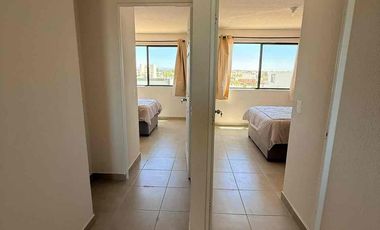 🚩RENTO Departamento   AMUEBLADO en Cluster privado, Veñedos II Carmenere 226, amueblado

Renta  $7800  con mtto 

Sala, cocina y comedor 
2 recamara  con closets 
Área  de lavado 
1 balo completo  con cancel 
Lavadora  y secadora 

Incluye:
- agua (tope $250 x mes)
- ⁠Luz (tope $250 x bimestre)
- ⁠Internet 
- ⁠mantenimiento 
- ⁠acceso controlado (app ADV Residencial)

1 depósito en garantía

El perfil que buscamos

- no extranjeros
- ⁠de preferencia pareja sin hijos (deseable)
- ⁠personas solteras
- ⁠no estudiantes
- sin mascotas (deseable)