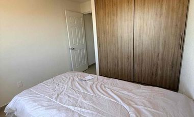 🚩RENTO Departamento   AMUEBLADO en Cluster privado, Veñedos II Carmenere 226, amueblado

Renta  $7800  con mtto 

Sala, cocina y comedor 
2 recamara  con closets 
Área  de lavado 
1 balo completo  con cancel 
Lavadora  y secadora 

Incluye:
- agua (tope $250 x mes)
- ⁠Luz (tope $250 x bimestre)
- ⁠Internet 
- ⁠mantenimiento 
- ⁠acceso controlado (app ADV Residencial)

1 depósito en garantía

El perfil que buscamos

- no extranjeros
- ⁠de preferencia pareja sin hijos (deseable)
- ⁠personas solteras
- ⁠no estudiantes
- sin mascotas (deseable)