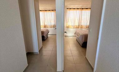 🚩RENTO Departamento   AMUEBLADO en Cluster privado, Veñedos II Carmenere 226, amueblado

Renta  $7800  con mtto 

Sala, cocina y comedor 
2 recamara  con closets 
Área  de lavado 
1 balo completo  con cancel 
Lavadora  y secadora 

Incluye:
- agua (tope $250 x mes)
- ⁠Luz (tope $250 x bimestre)
- ⁠Internet 
- ⁠mantenimiento 
- ⁠acceso controlado (app ADV Residencial)

1 depósito en garantía

El perfil que buscamos

- no extranjeros
- ⁠de preferencia pareja sin hijos (deseable)
- ⁠personas solteras
- ⁠no estudiantes
- sin mascotas (deseable)