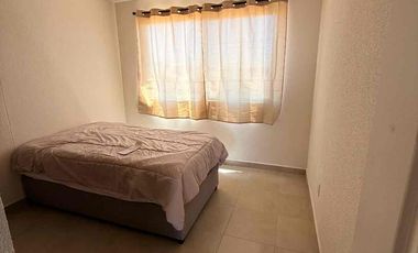 🚩RENTO Departamento   AMUEBLADO en Cluster privado, Veñedos II Carmenere 226, amueblado

Renta  $7800  con mtto 

Sala, cocina y comedor 
2 recamara  con closets 
Área  de lavado 
1 balo completo  con cancel 
Lavadora  y secadora 

Incluye:
- agua (tope $250 x mes)
- ⁠Luz (tope $250 x bimestre)
- ⁠Internet 
- ⁠mantenimiento 
- ⁠acceso controlado (app ADV Residencial)

1 depósito en garantía

El perfil que buscamos

- no extranjeros
- ⁠de preferencia pareja sin hijos (deseable)
- ⁠personas solteras
- ⁠no estudiantes
- sin mascotas (deseable)