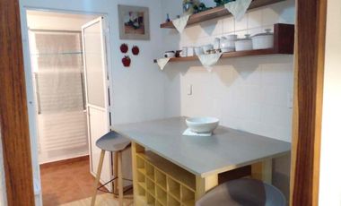 Departamento  en renta, Amueblado, 
HEROES DE  LEON AL SUR  cluster  oaxaca 

Renta  $6,500 con mtto 

- segundo piso
- 2 recamaras con closet
- 1 baño
- cocina integral 
- sala - comedor
- área de lavado CON LAVADORA
- cajón de estacionamiento
-A  5 minutos  plaza  Altacia

Escuelas, hospitales de renombre, centros comerciales  super ubicación ¡

Ideal  para   ejecutivos d e puerto interior  o estudiantes   del IPN 


🚨  disponible inmediato