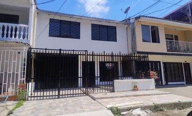 Casa en Arriendo | Barrio La Pradera, Jamundí | 264 m² | 4 Hab. + Servicio | Garaje | 2 Pisos