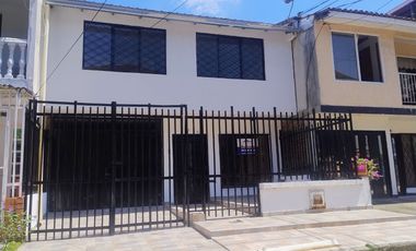 Casa en Arriendo | Barrio La Pradera, Jamundí | 264 m² | 4 Hab. + Servicio | Garaje | 2 Pisos