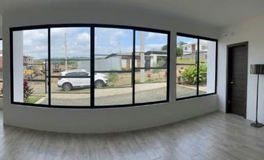 casa de estreno sector llanos Portoviejo