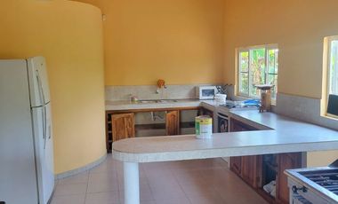 Finca en venta con casa grande a 5 minutos de Puerto Quito Ecuador
